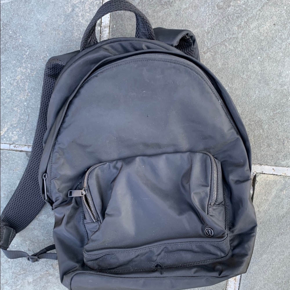Black Lululemon backpack
